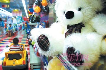 新《國(guó)家玩具技術(shù)安全規(guī)范》實(shí)施在即，批發(fā)市場(chǎng)掀起玩具降價(jià)潮